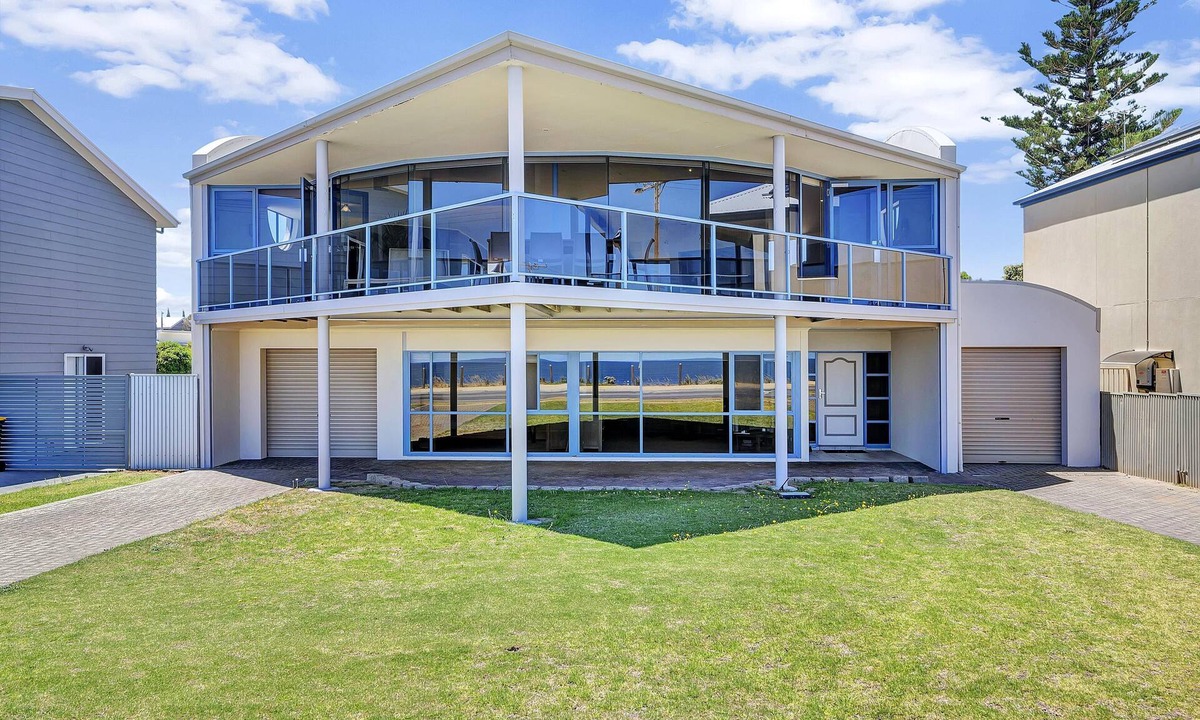 Aldinga Beach House | Sail Away ~ Aldinga Beach - Large and Luxurious Esplanade Home with Panoramic Sea Views