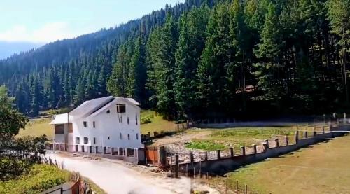 Gulmarg House | Samoon Guest House