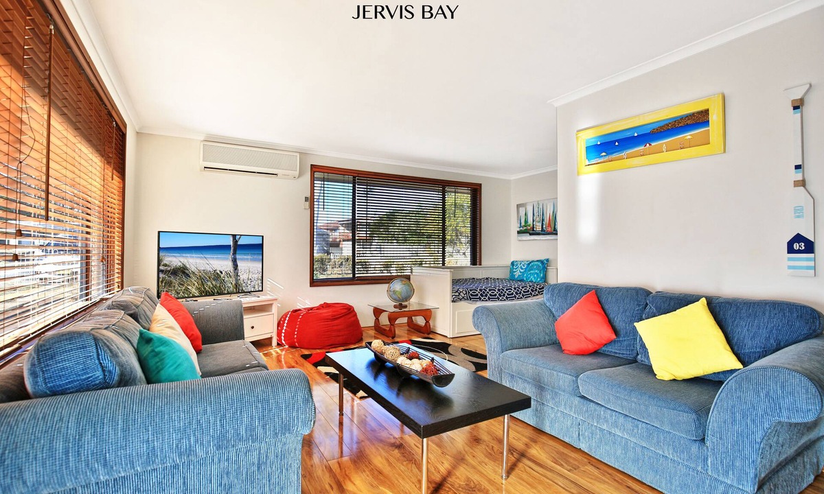 Callala Beach House | SANDY TOES JERVIS BAY - Pet Friendly - 2 Minutes WALK TO THE BEACH