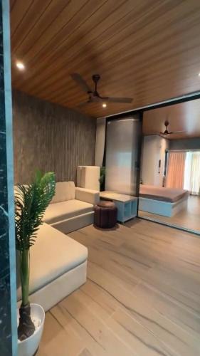 Raja Park Apartment | Sarthi Stays - Luxury Penthouse - Private Rooftop