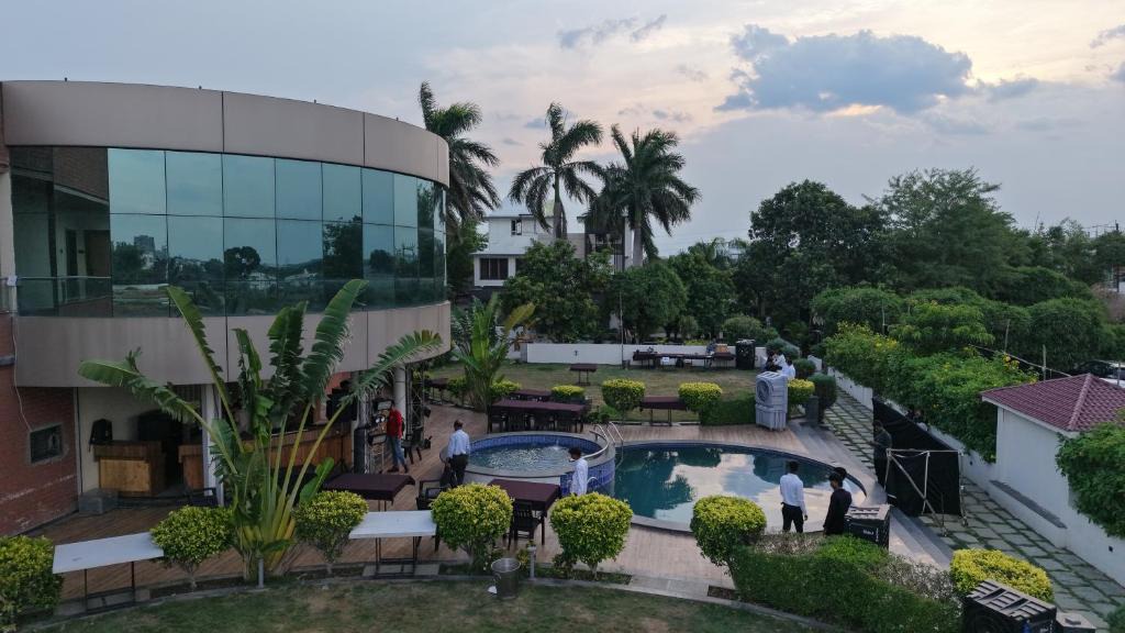 Hingana Hotel | Savanna Farm