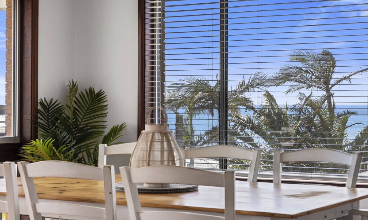 Emerald Beach House | Sea Change - Spectacular views without the huge price tag! Walk