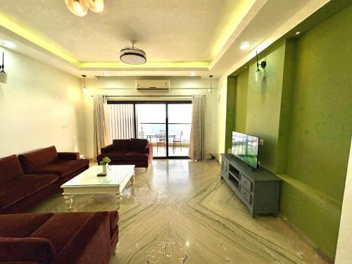 Vainguinim Apartment | Sea View 4BHK Apartment in Panjim with Pool & Balcony