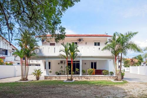 Tanjung Tokong Villa | Seaside Private Bungalow, Tg Bungah