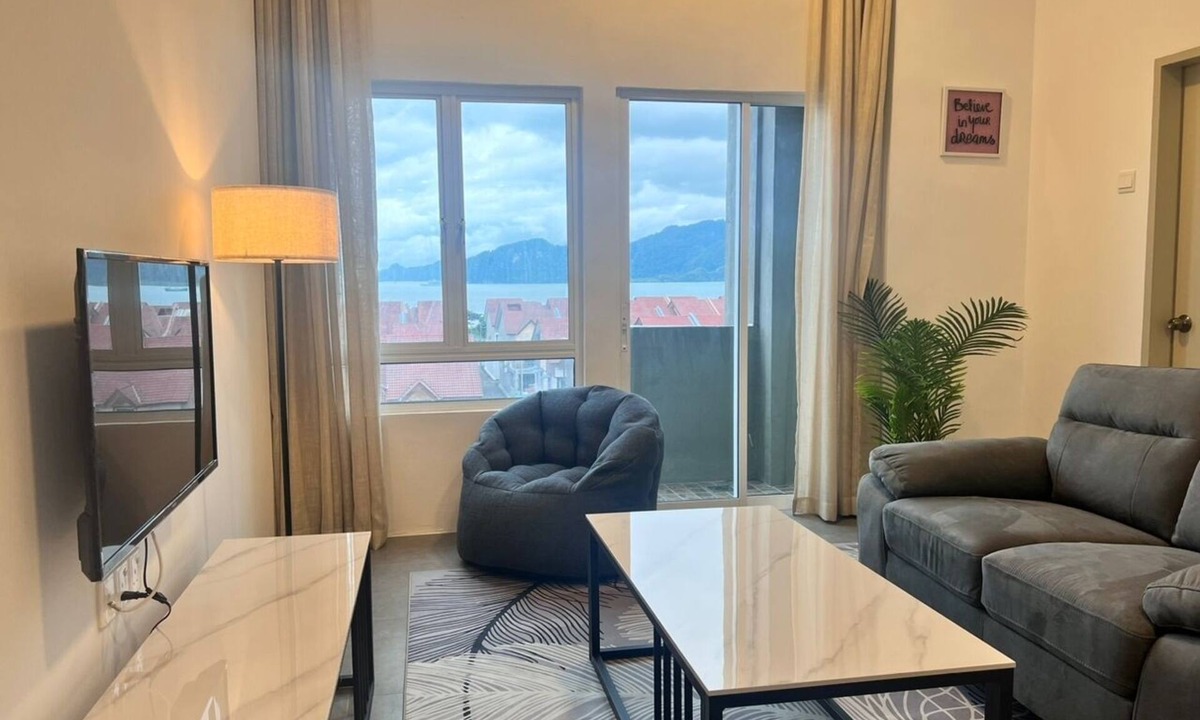 Kampung Pokok Asam Apartment | Seaview Cube lll w/Sky Pool