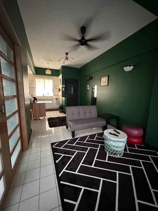 Taman Haji Zainal Apartment | Seaview Paradise Lagoon By Arety (1 Bedroom)