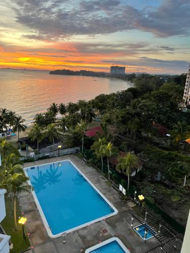 Tanjung Tanah Merah Apartment | Seri Bulan Holiday Apartment Affordable 2BR Beachside Stay in Teluk Kemang, PD