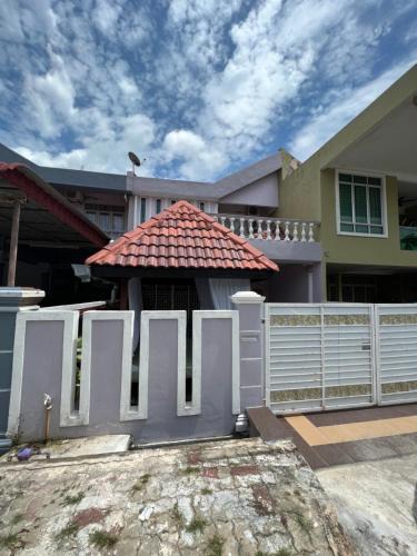 Bukit Rambai House | Shahzie Nirwana Pool Homestay Klebang