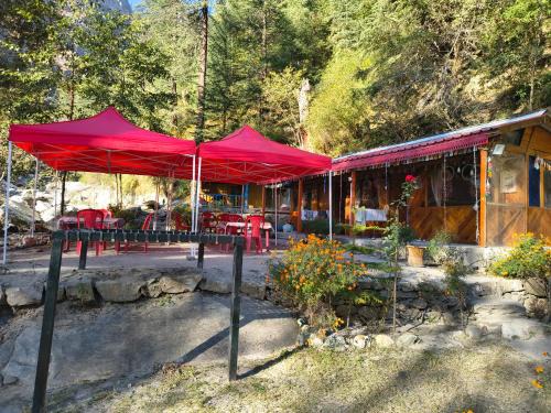 Kasol Apartment | Shanti People Huts And Cafe