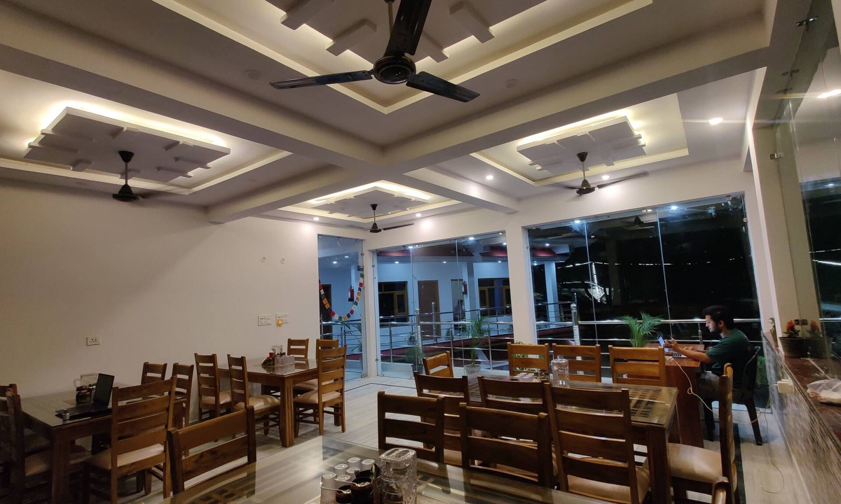 Guptkashi Hotel | Shiv Vilas palace