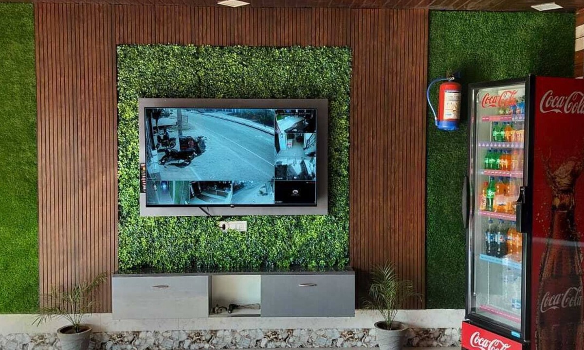 Dhampur House | Shiva Family Restaurant Guest House