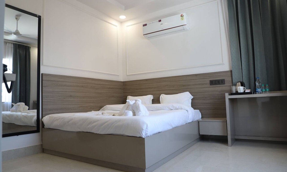 Sirsa Hotel | Shreeja Central