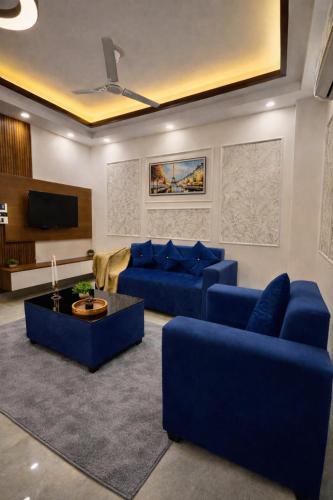 Vasant Kunj Apartment | Shreeza Stayz