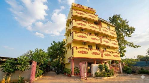 Central Chennai House | SkoLive - Sri Kailash Mens Hostel