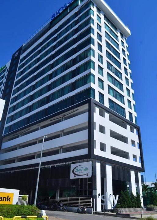Downtown Kota Kinabalu Hotel | Sky Suite Top floor with Rooftop Pool & Gym