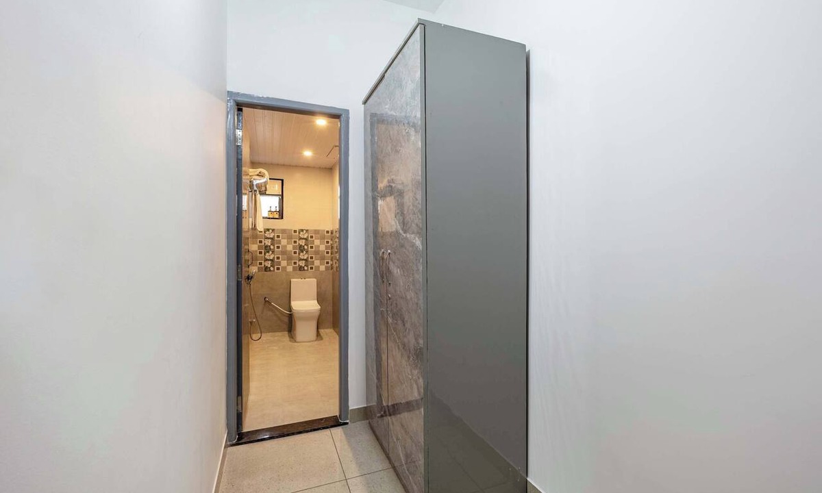 Bedla Apartment | Smart 2BHK at Lakecity Apartments by Viraalay