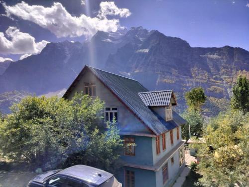 Keylong House | Snow Peaks View Homestay