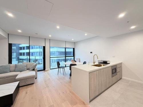 Castle Hill Apartment | Sophisticated 2BR APT in the Heart of Castle Hill