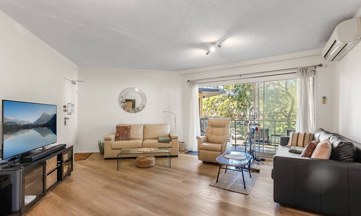Cronulla Apartment | South Cronulla Apt Steps to Surf & Ocean Pools