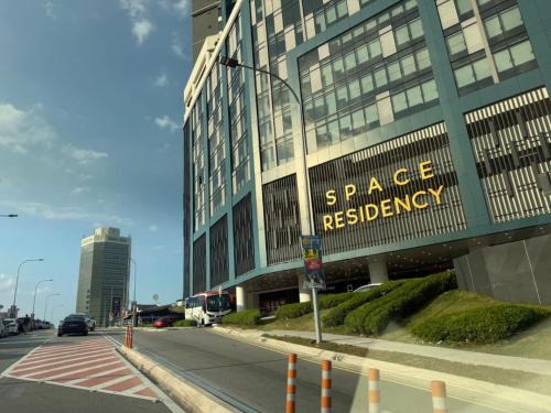 Taman Century Apartment | Space Residency Chic Designer Suite byHS