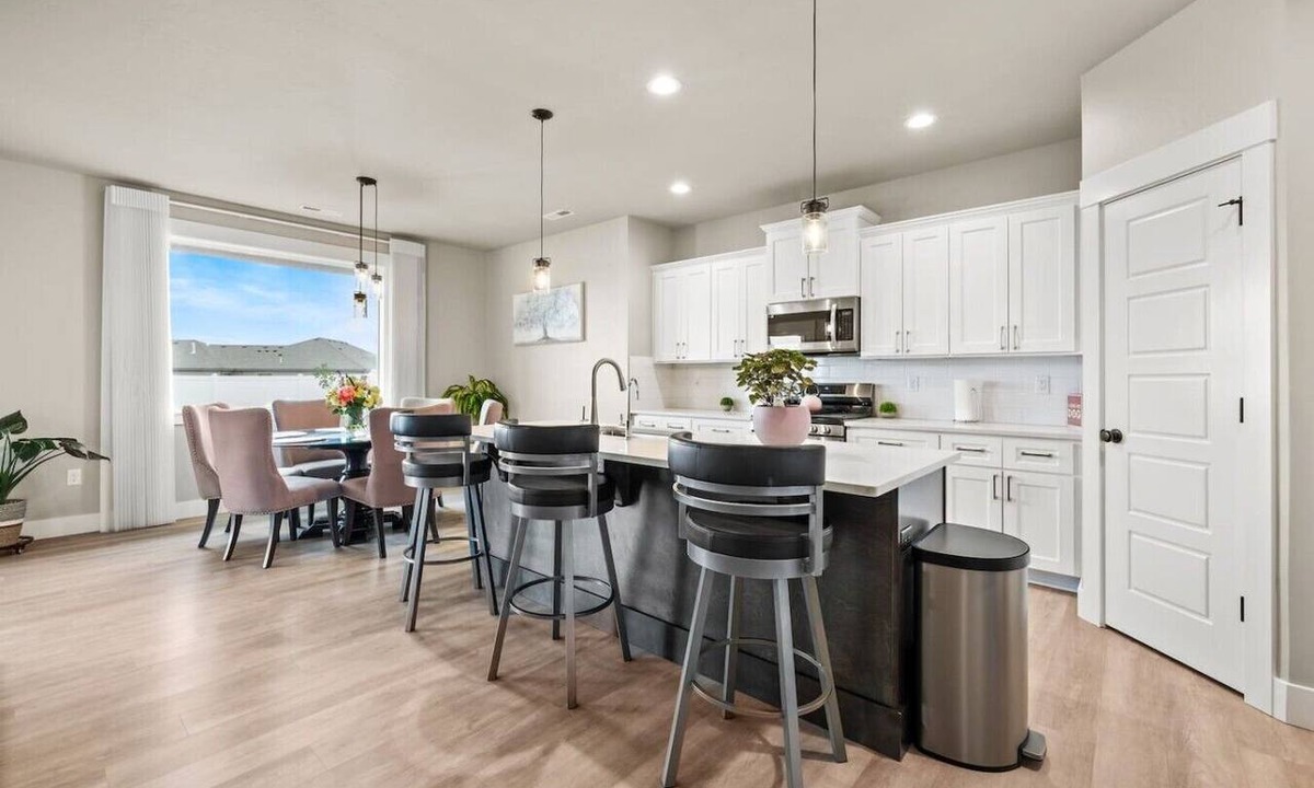 Boardman House | Spacious 3BR Home + Office | Work & Relax