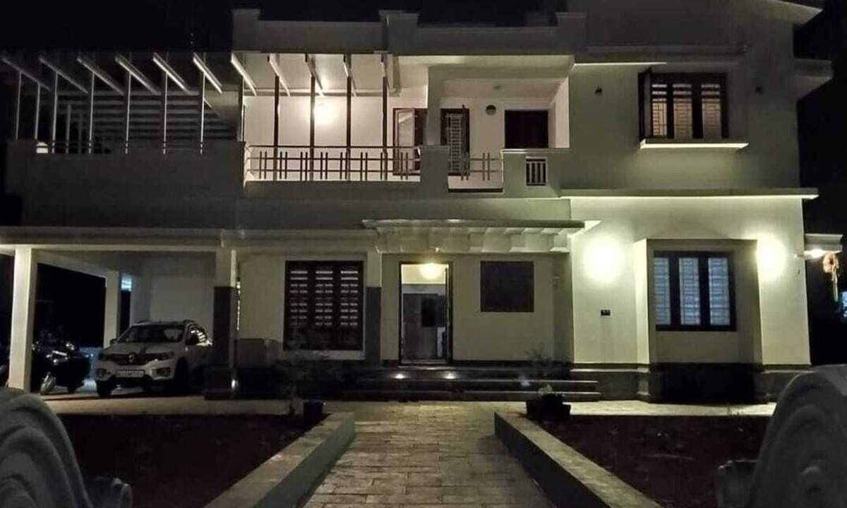 Kannur House | Spacious 4-bedroom house with WiFi, AC in serene Kannur