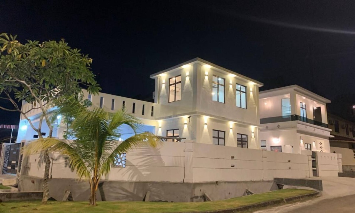 Bandar Baru Uda House | Spacious 6-bedroom house in brilliant Johor Bahru with AC