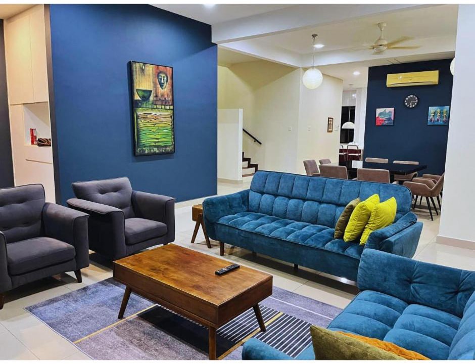 Bandar Baru Bangi House | Spacious 6BR Family Home Near Shops and Wi-Fi