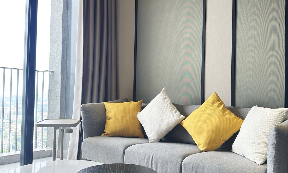 Kuala Lumpur Apartment | Spacious Apartment with Sky-pool ! Free Shuttle to Mid Valley & KL Sentral