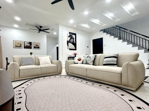 Kampung Kepala Gajah House | Spacious Classic 4BR Family Haven I Simpang Ampat