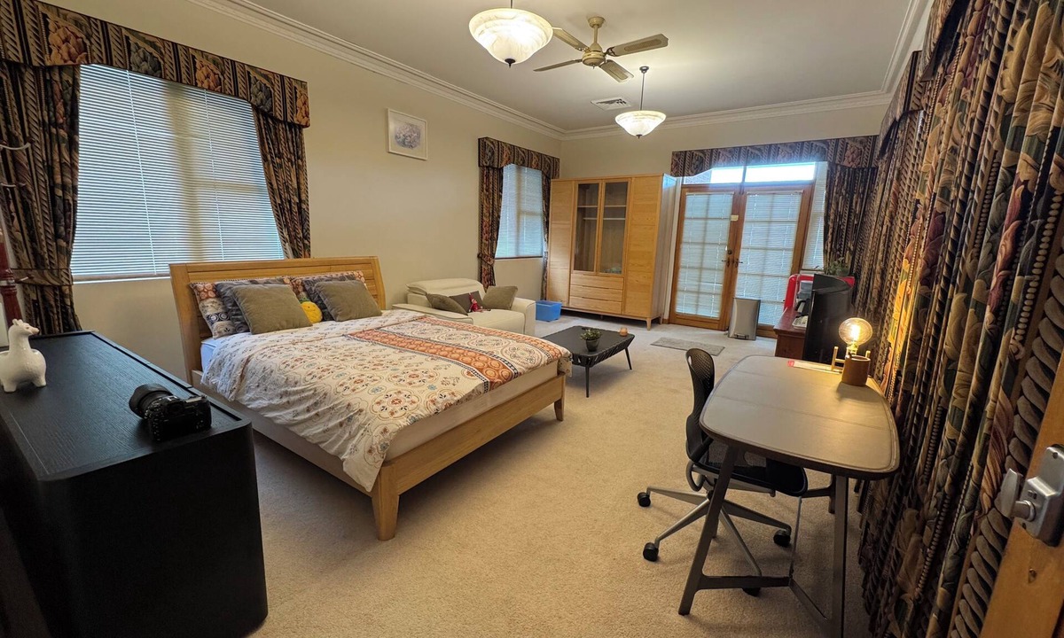 Strathfield House | Spacious-Cozy Oversized Room in Leafy Strathfield