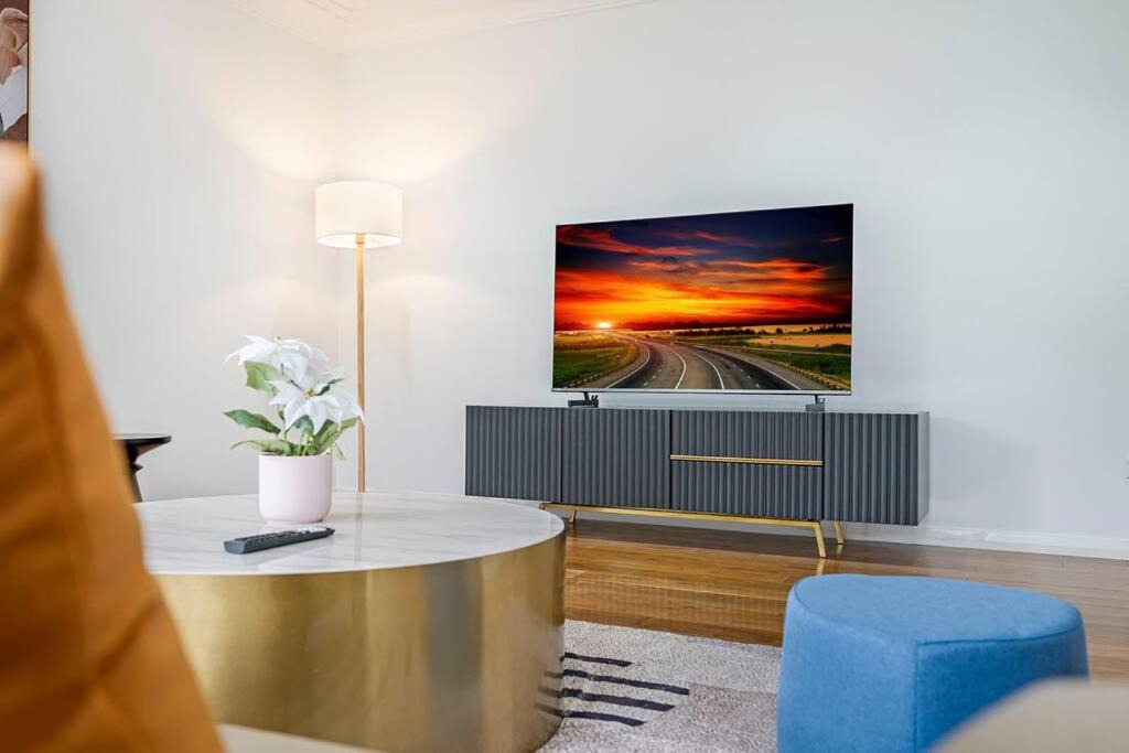 Carlingford Apartment | Spacious Family 4BR with Pool Perfect for Groups