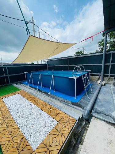 Durian Tunggal House | Spacious Family Homestay in Durian Tunggal with Private Pool
