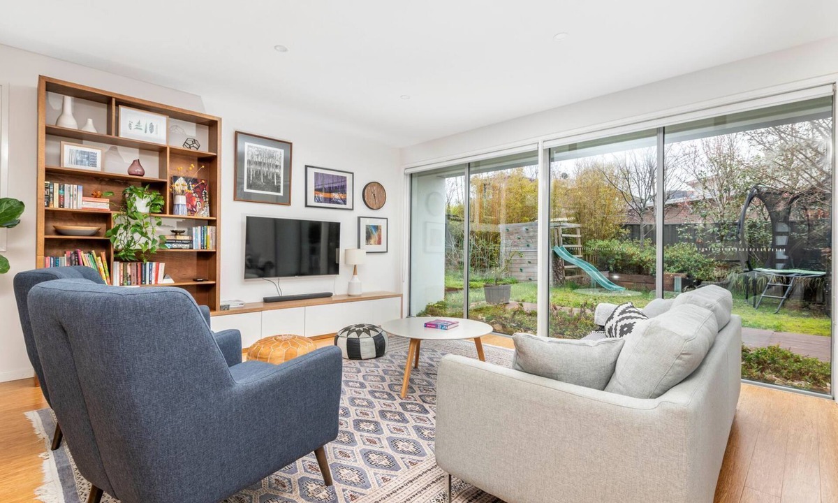 Wright House | Spacious Family Home Near Mt. Stromlo