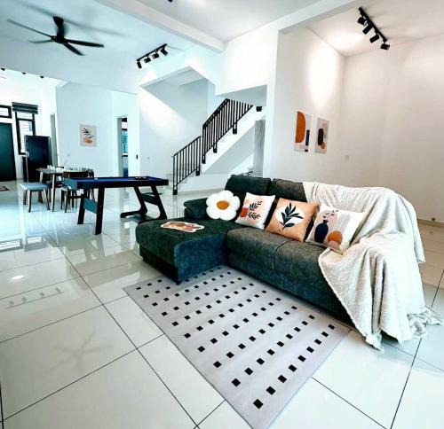 Central Seberang Perai House | SpaciousFun4BR Home 9Pax 3Bath Snooker ALMA