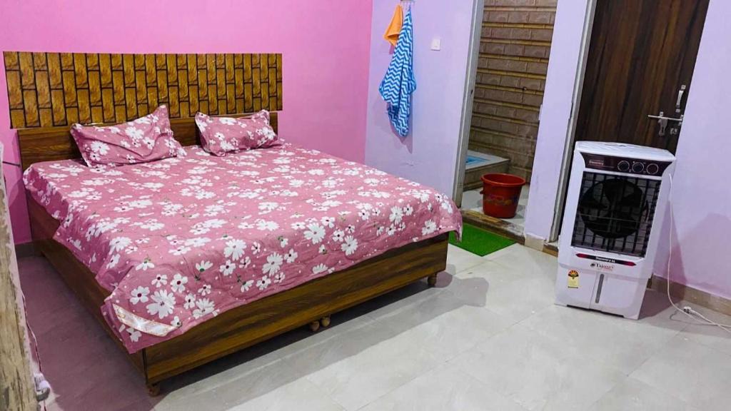 Neemrana Hotel | Spot On Neemrana Guest House & Pg