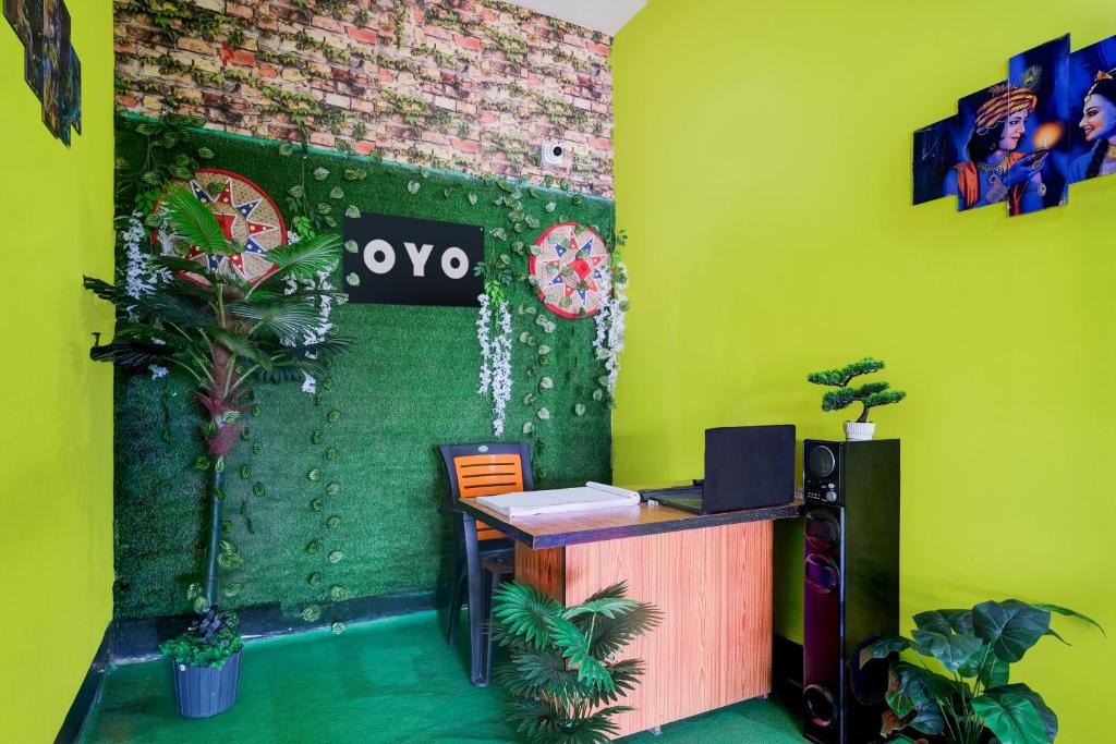 Hajo Hotel | SPOT ON S.D.S GUEST HOUSE