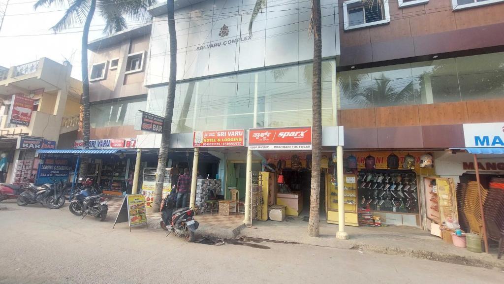Electronics City Hotel | SPOT ON SRI VARU HOTEL & LODGING