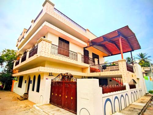 Tiruvannamalai House | Sri Lakshmi Villa - 700m to Arunachalam Temple