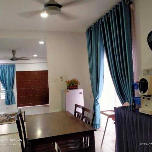 Tanjung Karang House | Sri Manik Guest House Tanjung Karang