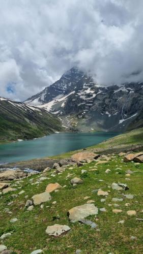 Nishat-Shalimar Hotel | Srinagar hotels and houseboats