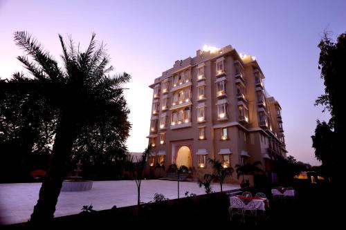 Village Hokra Hotel | Sshubh Satyam Palace Resort