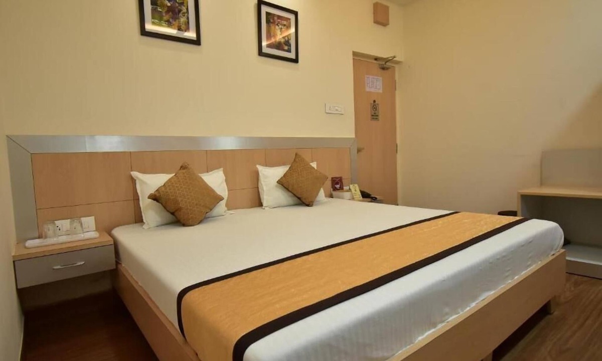 Mahipalpur Hotel | Standard Single Room 2 - Hotel Ramida Suites At Delhi Airport
