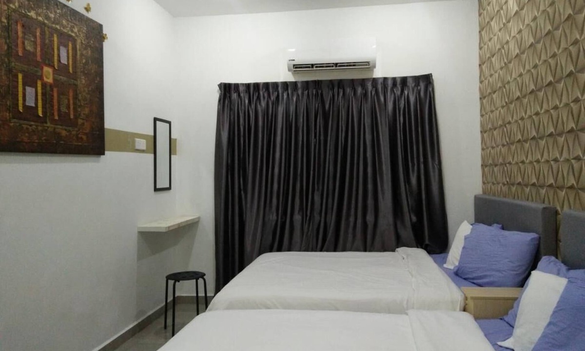 Taman Gadong Perdana House | Stay99 House 2 (1 King & 6 Queen bed)