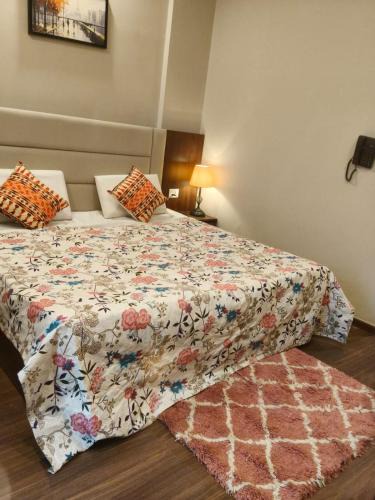 Greater Noida Apartment | StayEase Studio - Near Expo Mart, Greater Noida