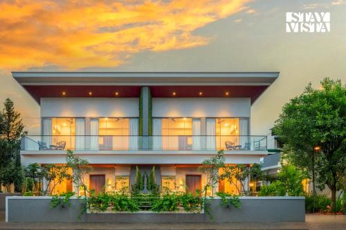 Wadgaon Villa | StayVista at Beth Shalom with Lawn, Bar