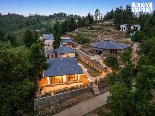Kaul Villa | StayVista at Cujo's Haus with Heated Floor, Bonfire, WiFi, BBQ