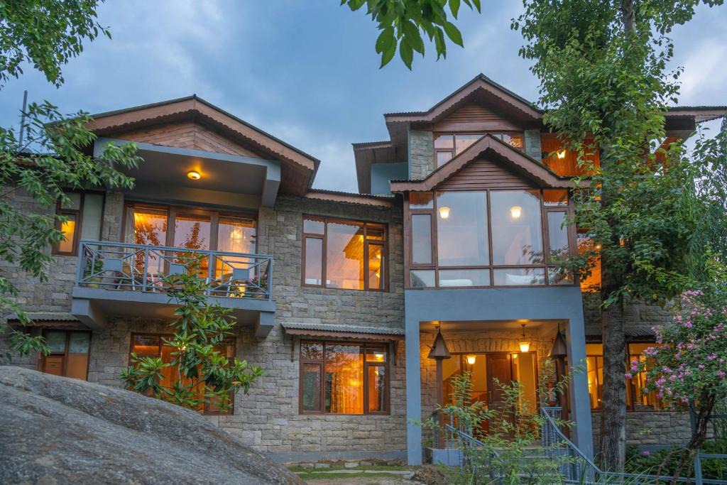 Manali Villa | StayVista at The WaterWillow