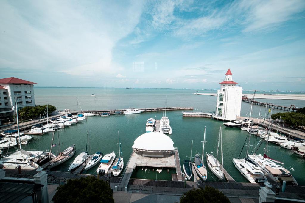 Seri Tanjung Pinang Apartment | Strait Quay Marina Suite