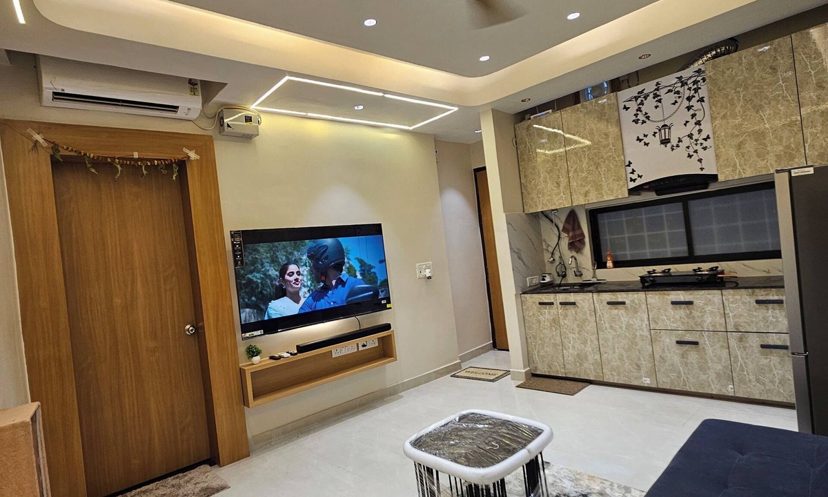 Allahabad Apartment | Studio HS Modern 2BR Dual AC 65" TV Full Amenities